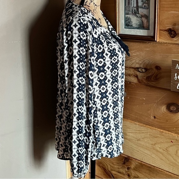 Lucky Brand ๐ Sheer Blue Geometrical Pattern Blouse with Tassels - Picture 6 of 9